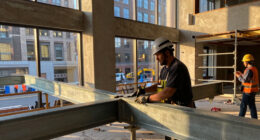 Midtown East buildings evacuated after construction workers find buckling beams on 21st floor in NYC